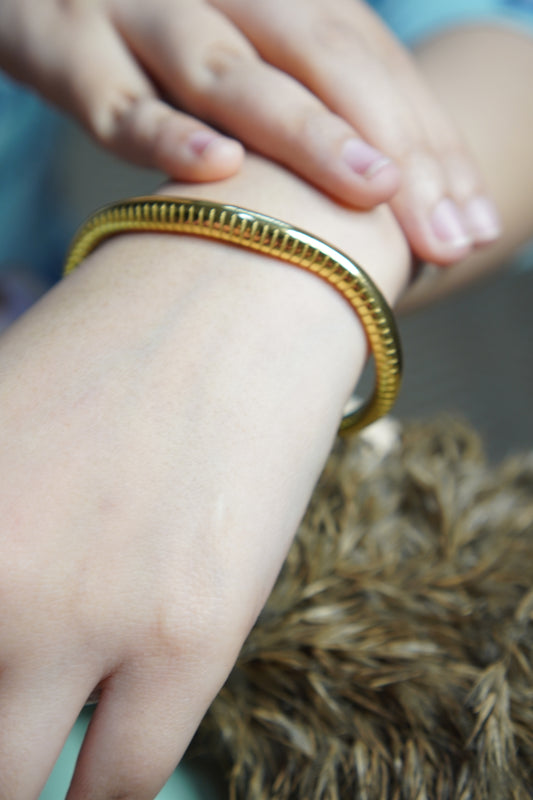 Golden Serenade Statement Bracelet (Anti Tarnish)