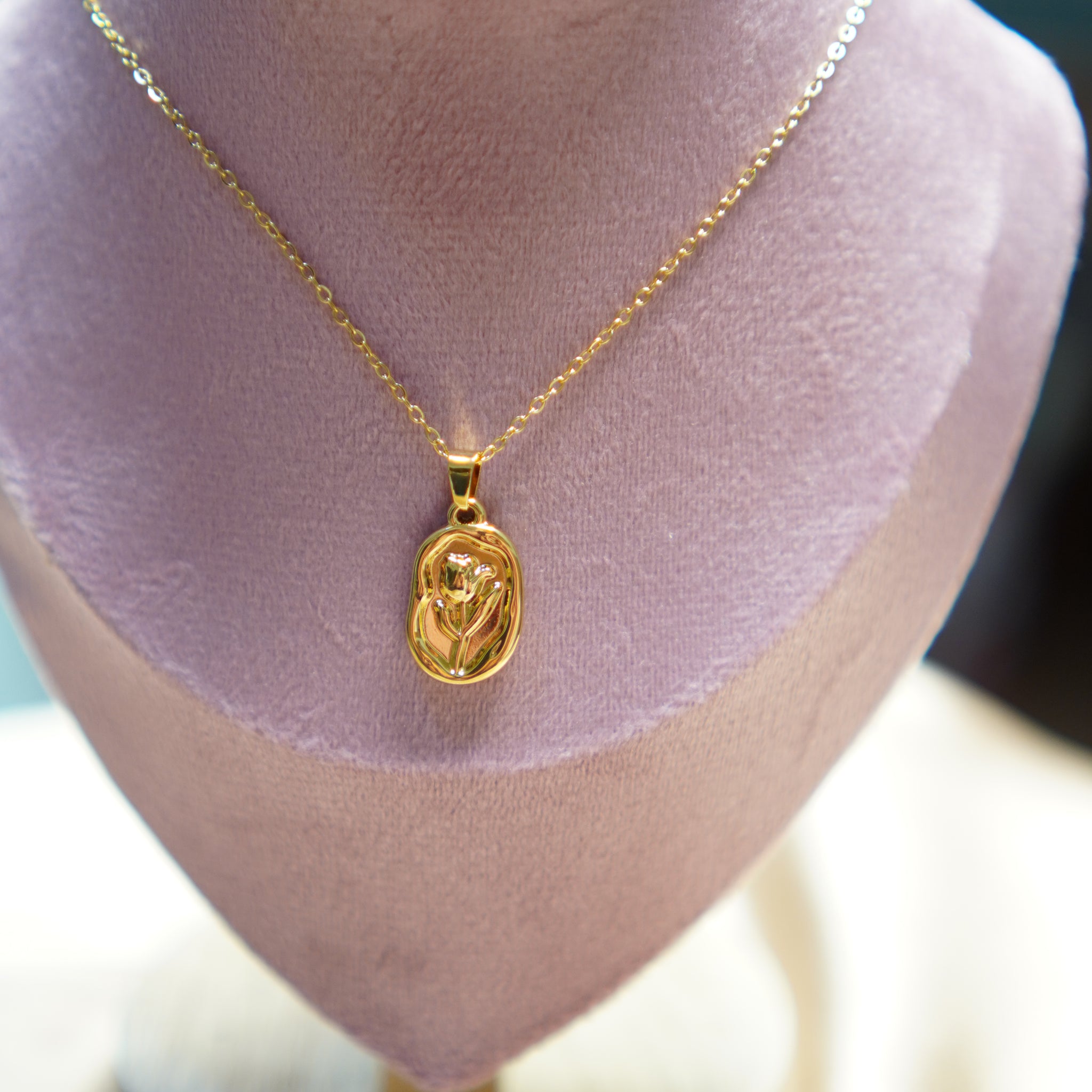 Chippan's Artificial Gold Necklace