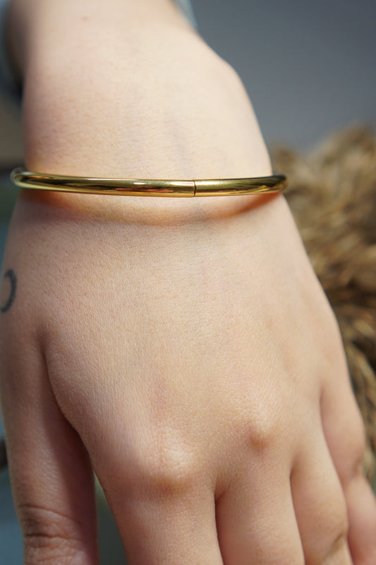 Golden Statement Bracelet (Anti Tarnish)